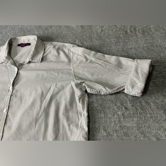 3/$20 Gloria Vanderbilt Button Up Collar
Roll Tab Long Sleeve Shirt Size XL - Picture 8 of 15
